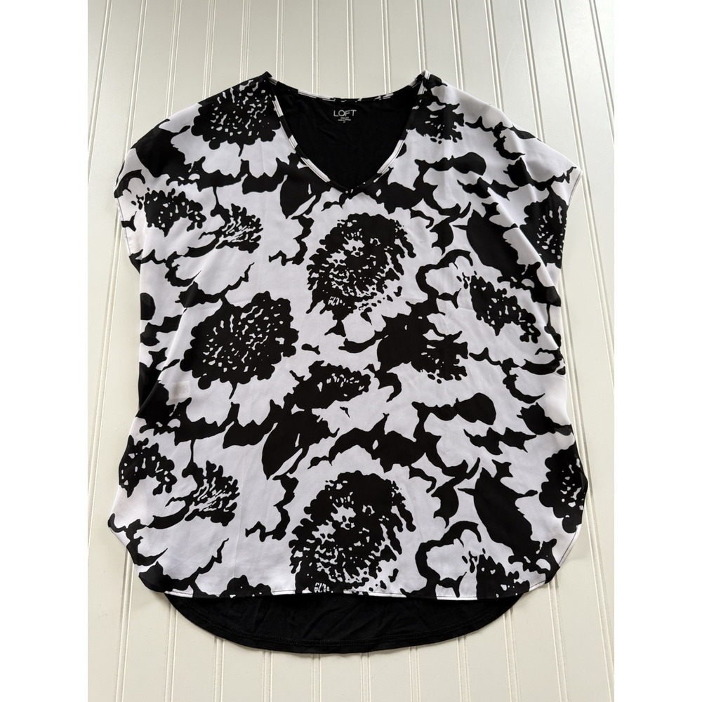 LOFT Outlet Oversized Floral Abstract Top Blouse Black White Womens M Cap Sleeve